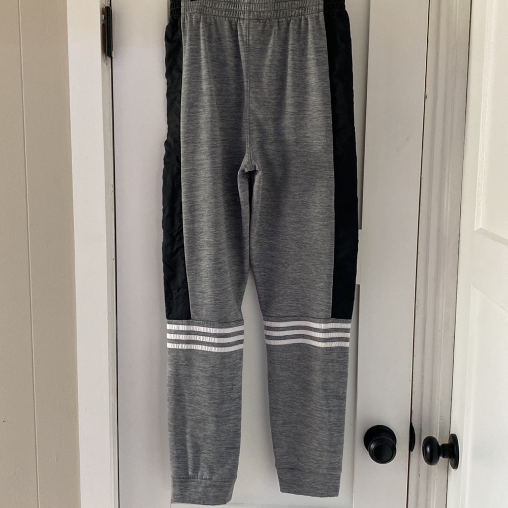 Boys adidas sweatpants - Picture 2 of 4